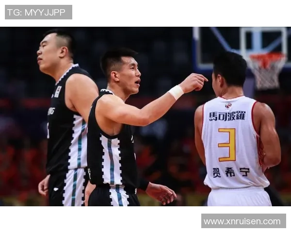 南京羽毛球队在冠军赛积分榜上以51分稳居第一名展现强劲实力